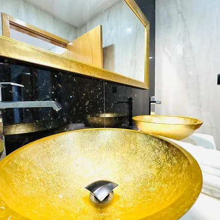 בית נופש Golden Paradise אספוסנדה